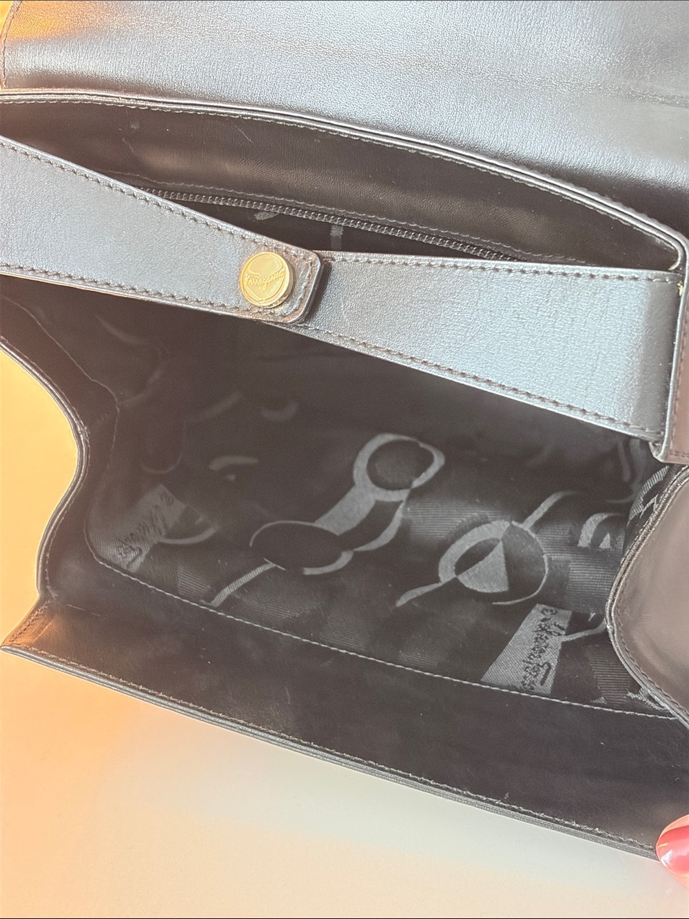 Vintage Ferragamo black Leather Top-Handle Crossbody Bag with Gold Hardware - Picture 5 of 7